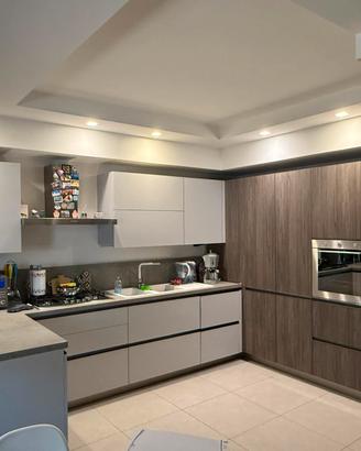 Cucina Snaidero Joy  + Tavolo Bontempi