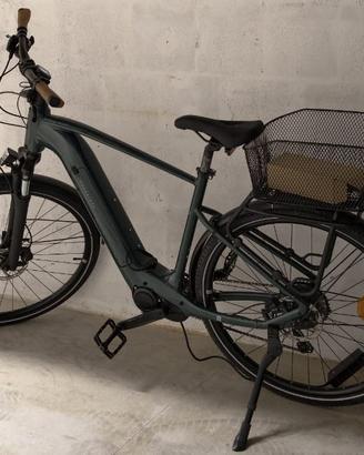 Bici elettrica a pedalata assistita trekking E-ACT