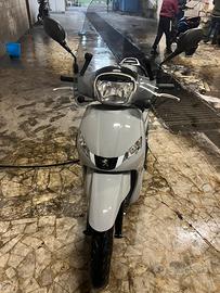 Twett 150 grigio finanza chiaro