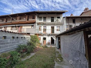 CASA SEMINDIPENDENTE A CARAVINO