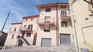 CASA SEMINDIPENDENTE A GUALDO TADINO
