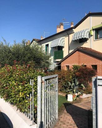 Villetta a schiera di 198 m² con 5 locali e box au