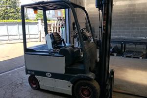 Carrello elevatore Om 25q