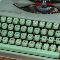 Macchina da scrivere Hermes Baby Vintage