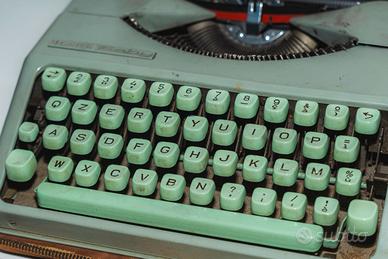 Macchina da scrivere Hermes Baby Vintage