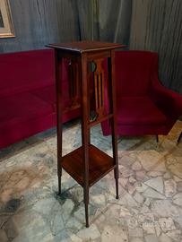 Elegante piedistallo Liberty a due piani  primi900