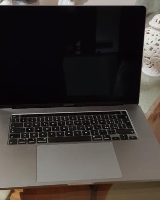  MacBook Pro 16 pollici