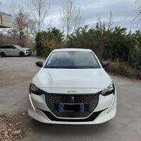 Peugeot e-208 full electric