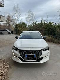 Peugeot e-208 full electric