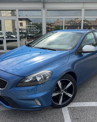 Volvo V40 D2 R-design Momentum