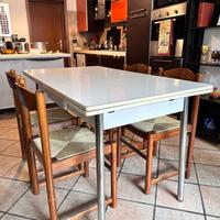 tavolo allungabile da cucina + 4 sedie