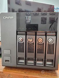 NAS QNAP TS-410 con 3 HDD da 1TB – Funzionante