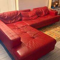 Divano in pelle rossa