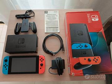 Nintendo switch +giochi e custodia 