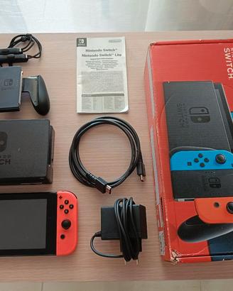 Nintendo switch +giochi e custodia 