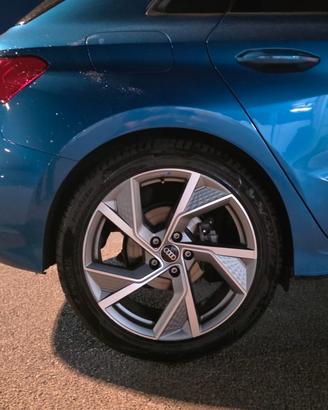Set 4 Cerchi Audisport da 19'' con pneumatici  oma