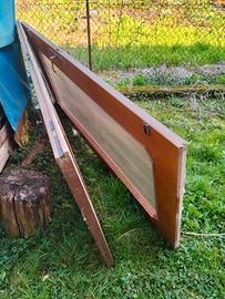 Porta vetrata a due battenti da interno