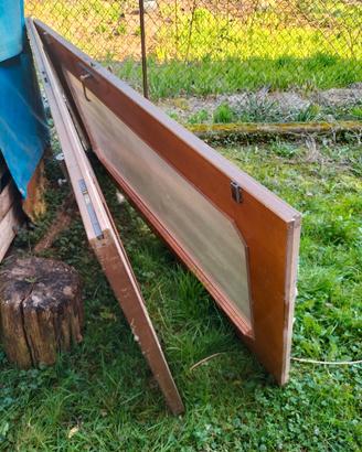 Porta vetrata a due battenti da interno