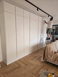 ARMADIO CON APERTURA A GOLA