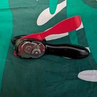 Tupperware apriscatole 