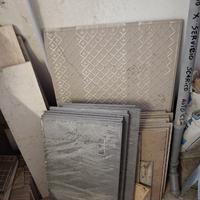 Mattonelle piastrelle sogliemarmo e una travertino