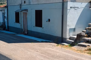 Lungo Valle trilocale da ristrutturare ideale B&B