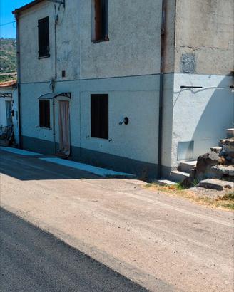 Lungo Valle trilocale da ristrutturare ideale B&B