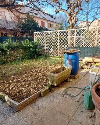 Pesaro Novilara Villetta schiera giardino garage