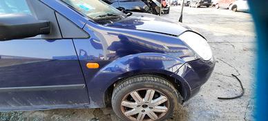 FORD FIESTA 2002 - PARAFANGO DESTRO