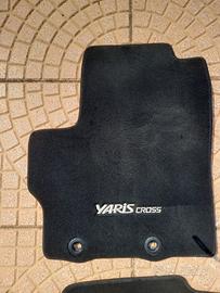 tappetini yaris cross