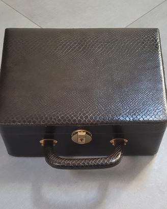 Beauty vintage in pitone