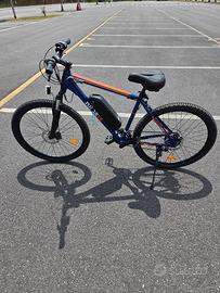 EBike pedalata assistita.