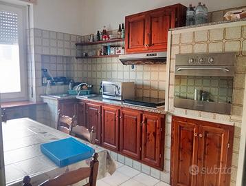 VIA MATTEOTTI vani cinque, 2 balconi 145.000