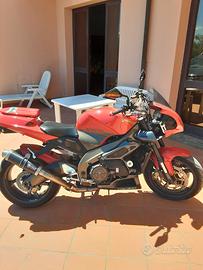 moto Aprilia Tuono