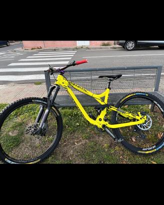 bicicletta commencal