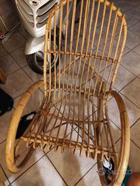 Sedia a dondolo in bamboo