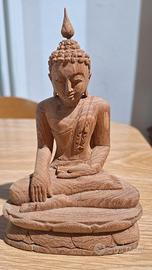 Piccola statua in legno di Buddha