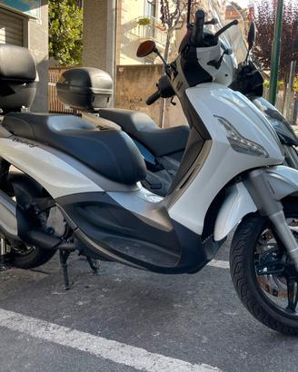 Piaggio Beverly 350 Sport Touring - i.e. ABS