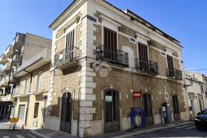 CASA SEMINDIPENDENTE A SANTA MARIA A VICO
