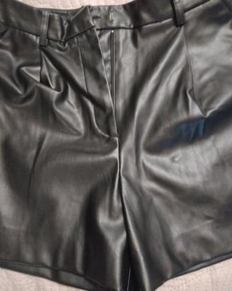 pantaloni corti ecopelle 