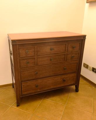 Cassettiera in legno stile classico
