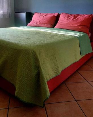 Letto matrimoniale  con cassettone 