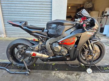  Honda cbr 1000 anno 09 
