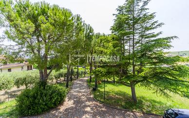 Villa Esclusiva con terreno