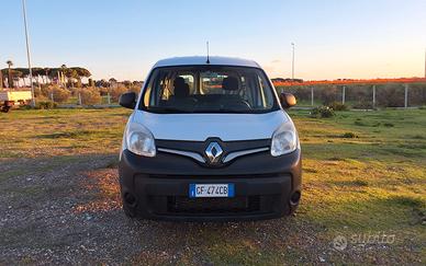 Renault kangoo 5 posti