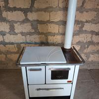 Cucina economica a legna 