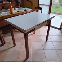 tavolo vintage legno e formica bianca allungabile