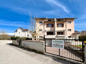 PORZIONE DI BIFAMILIARE A FOSSA