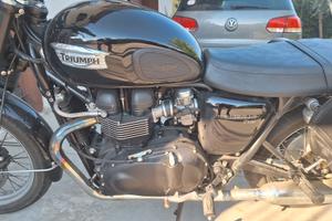 Moto Triumph Bonneville T 100