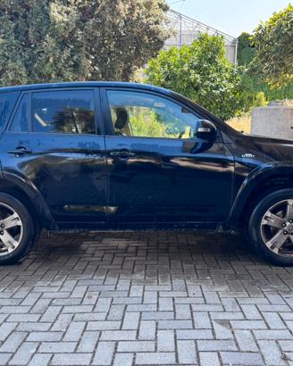 Toyota RAV4 2.2 D-4D 150 CV Automatico Luxury